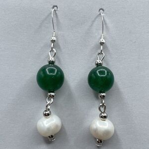Artisan 925 Sterling Silver Emerald Green Gemstone Pearl Dangle Earrings Hook